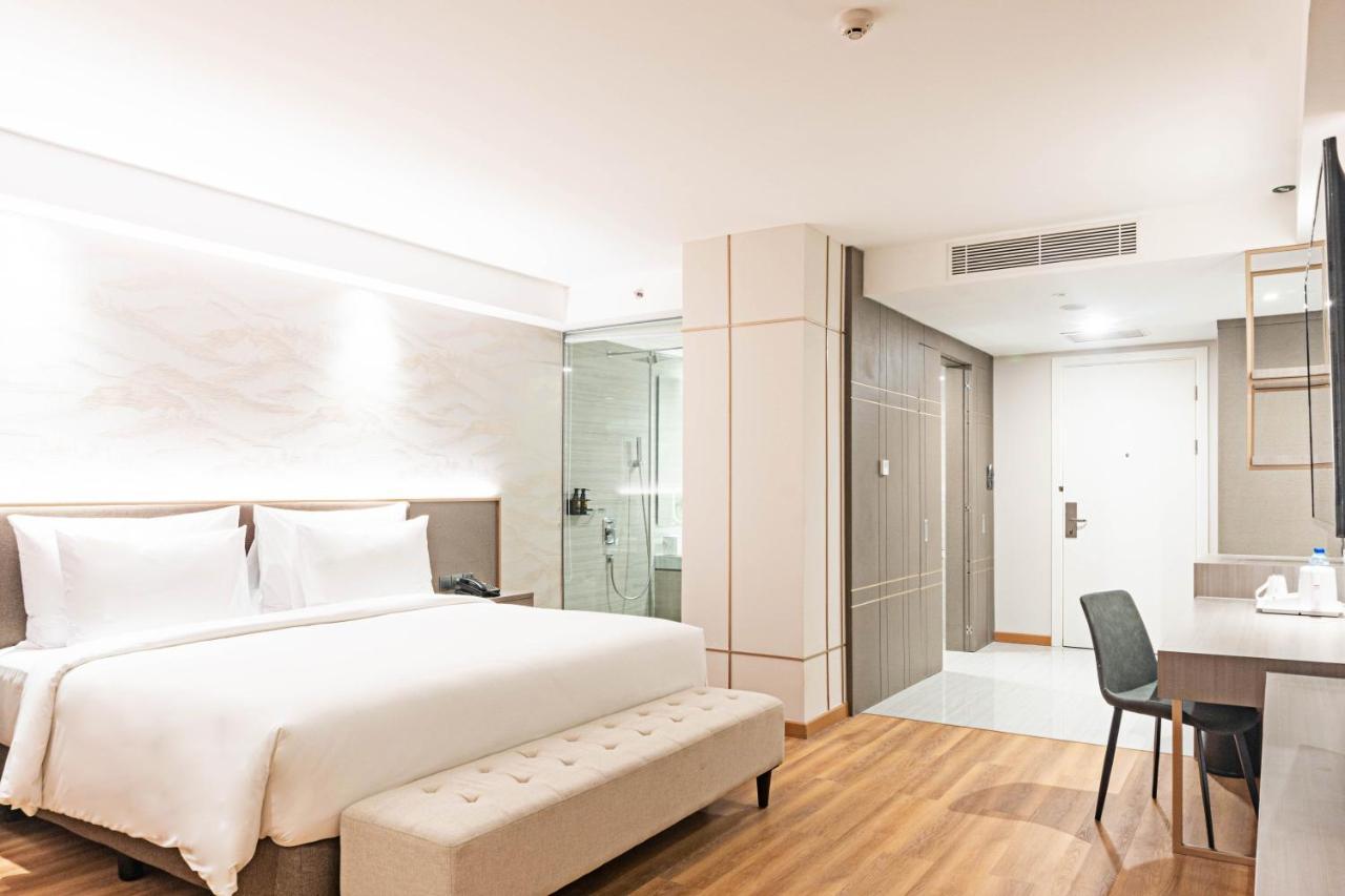 Platinum Hotel Tunjungan Surabaya Exterior photo