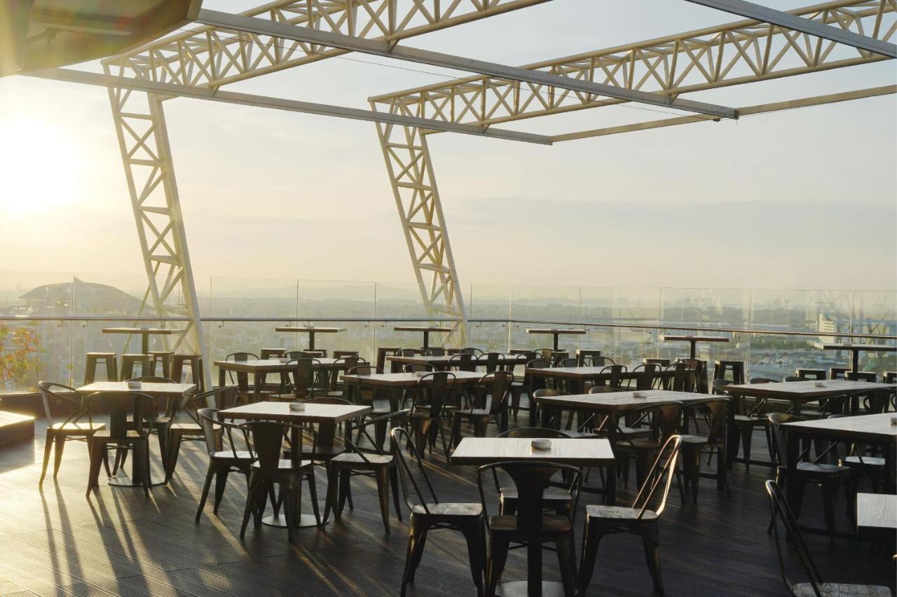 Platinum Hotel Tunjungan Surabaya Exterior photo