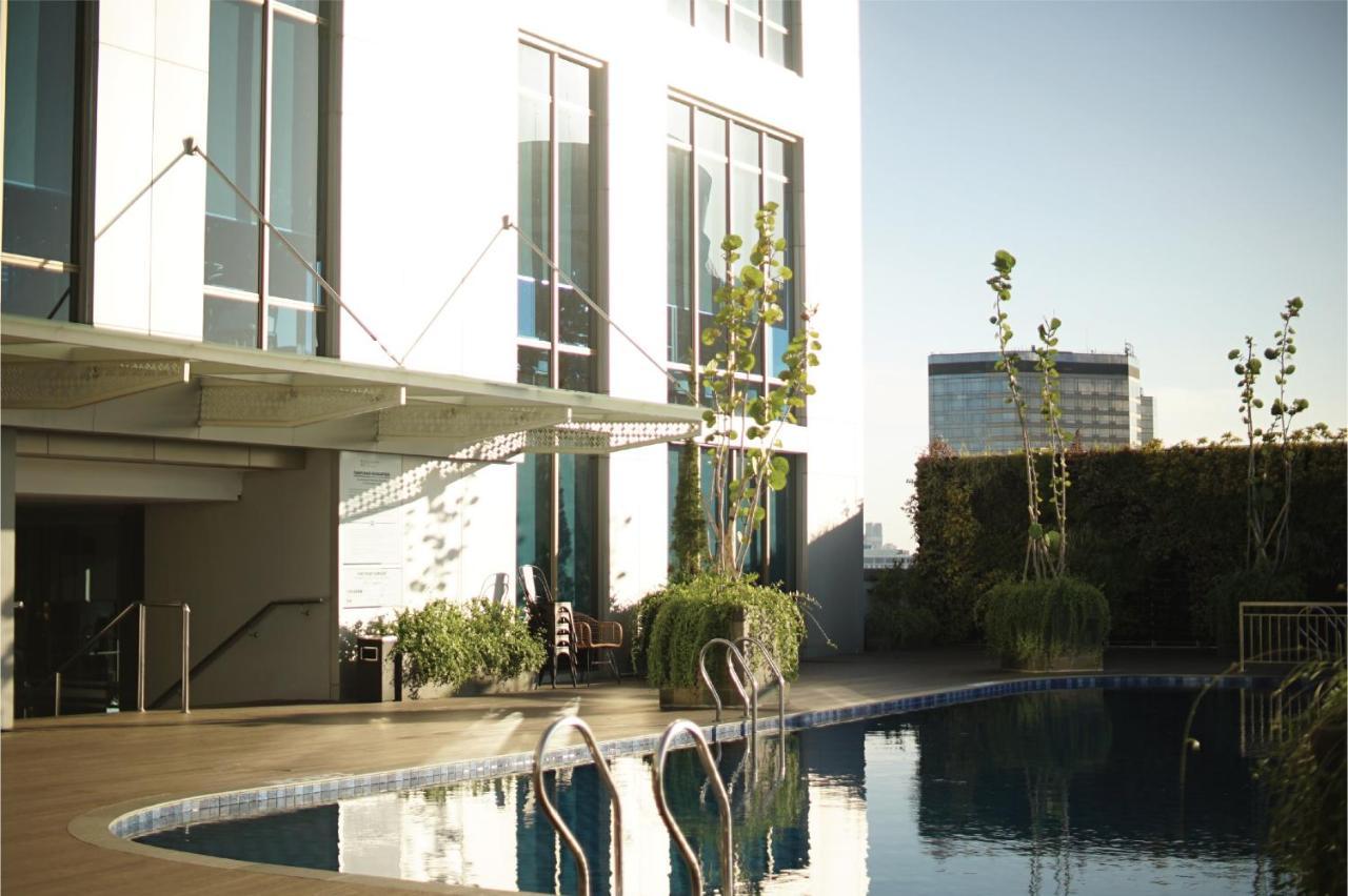 Platinum Hotel Tunjungan Surabaya Exterior photo