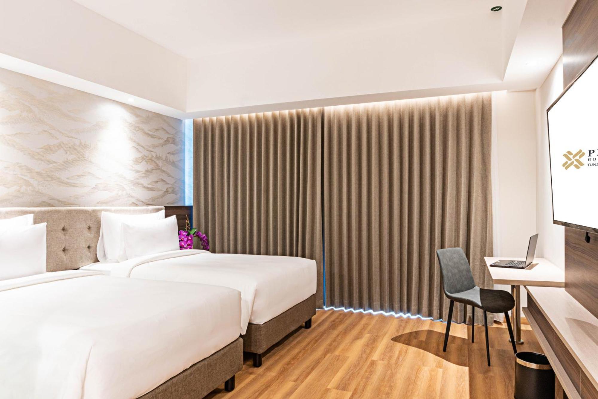 Platinum Hotel Tunjungan Surabaya Room photo