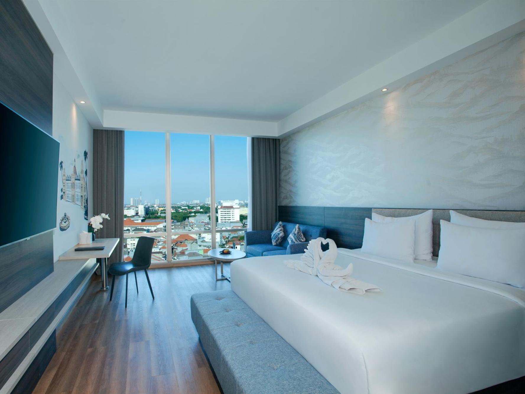 Platinum Hotel Tunjungan Surabaya Exterior photo